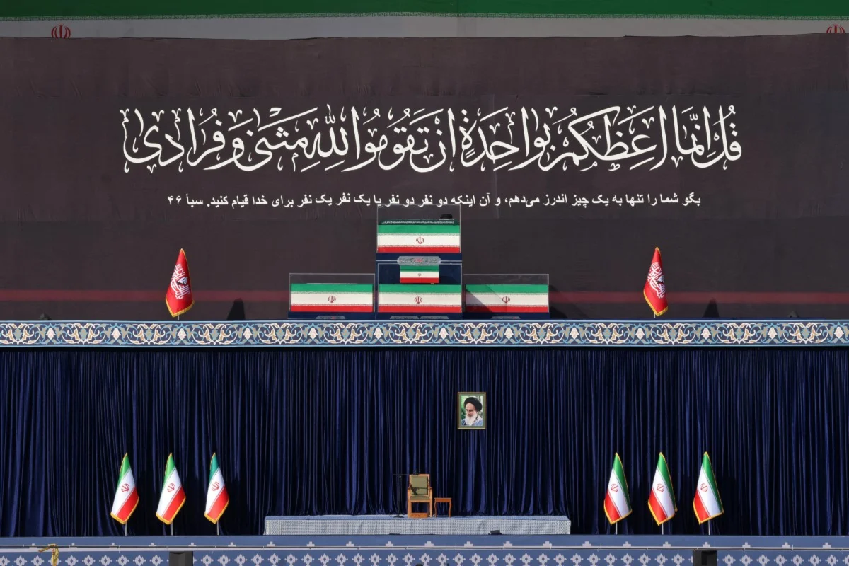بمشاركة وفد الجمهورية اليمنية برئاسة الأستاذ النعيمي وداع شعبي مليوني للشهيد السيد علي خامنئي في طهران بمشاركة وفد الجمهورية اليمنية برئاسة الأستاذ النعيمي وداع شعبي مليوني للشهيد السيد علي خامنئي في طهران