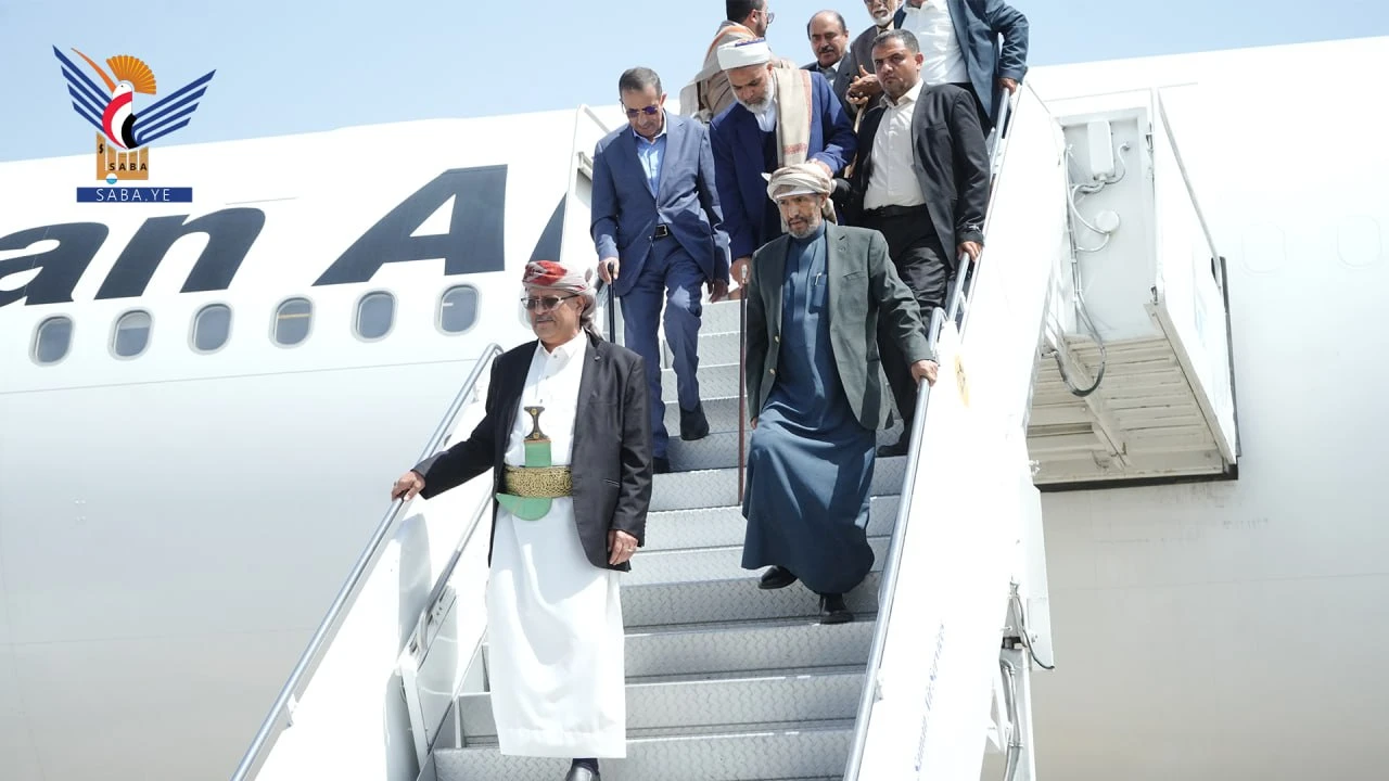 برئاسة الأستاذ محمد صالح النعيمي وصول وفد رفيع المستوى إلى طهران للمشاركة في تشييع السيد الشهيد علي الخامنئي برئاسة الأستاذ محمد صالح النعيمي وصول وفد رفيع المستوى إلى طهران للمشاركة في تشييع السيد الشهيد علي الخامنئي
